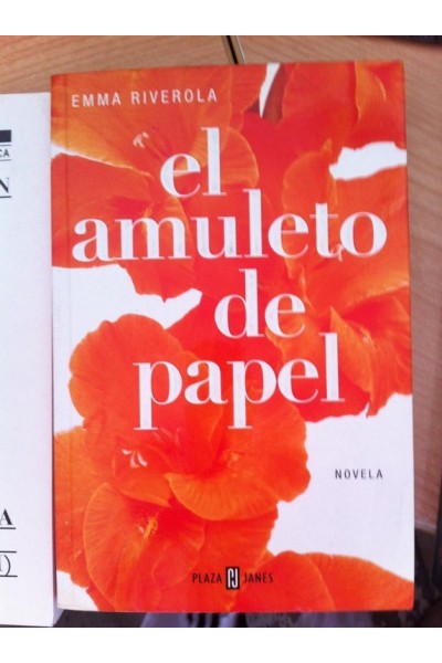 EL AMULETO DE PAPEL